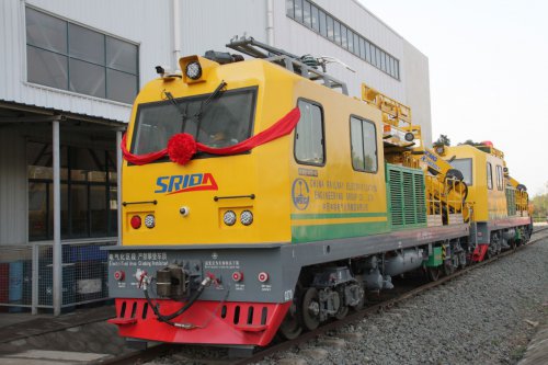 [华体会体育官方网站-华体会体育（中国）
“智”造]新能源综合作业轨道车