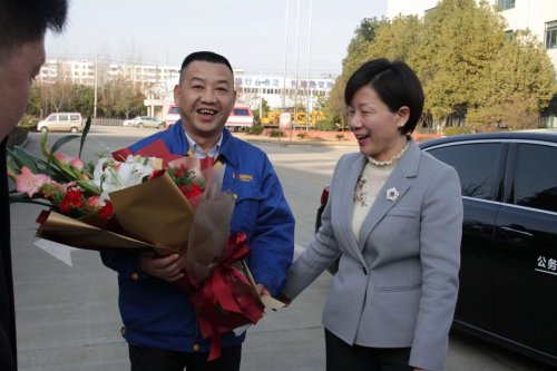 副市长龙小红莅临华体会体育官方网站-华体会体育（中国）
新春走访慰问