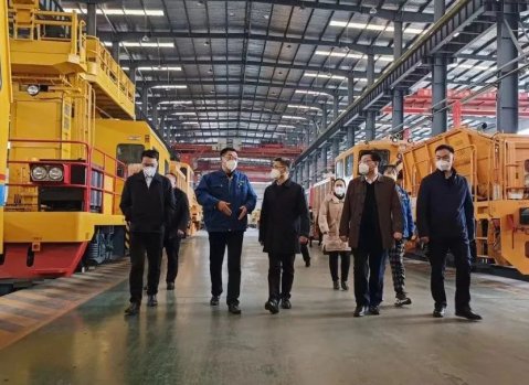  襄阳市市长王太晖、市政府秘书长张宇辉、襄州区区委书记刘明锋等一行到华体会体育官方网站-华体会体育（中国）
重工开展春节前走访慰问活动 